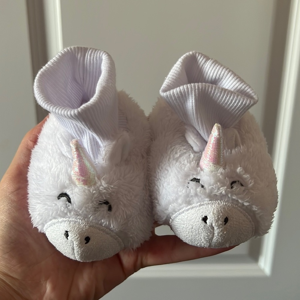 🎀2/35$🎀 Baby unicorn slippers 0-6 months .